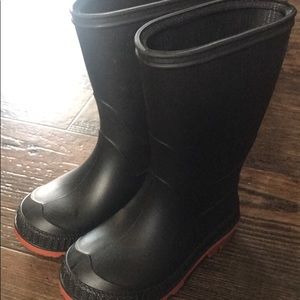 Toddler size 6 Black rubber boots